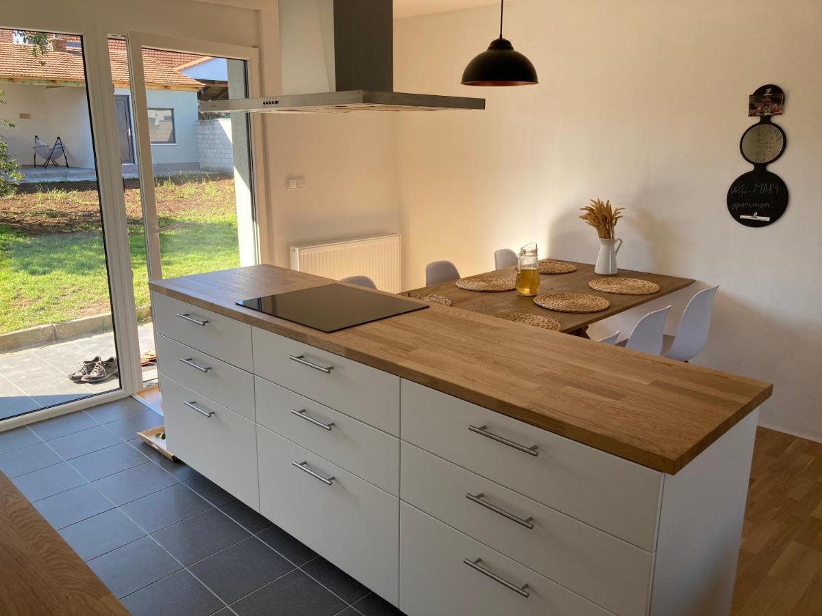 Apartman Maay Hlohovec Eksteriør billede